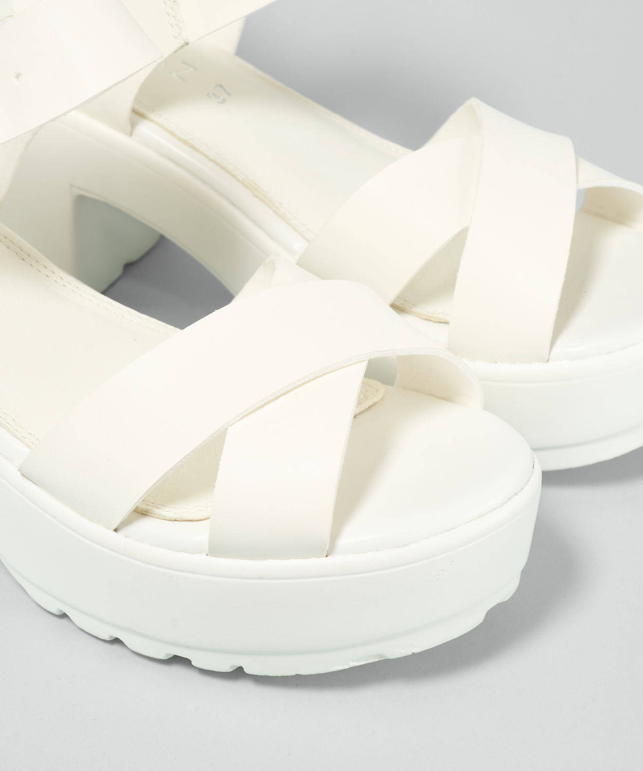 Sandalia plataforma sport image number null